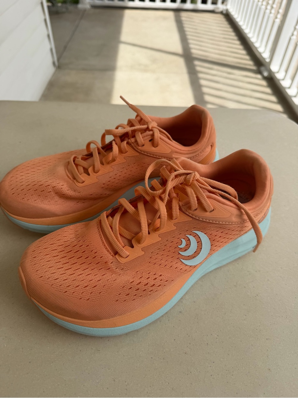 Topo Athletic Phantom 3 running shoe Women’s Size 8 Orange Sky